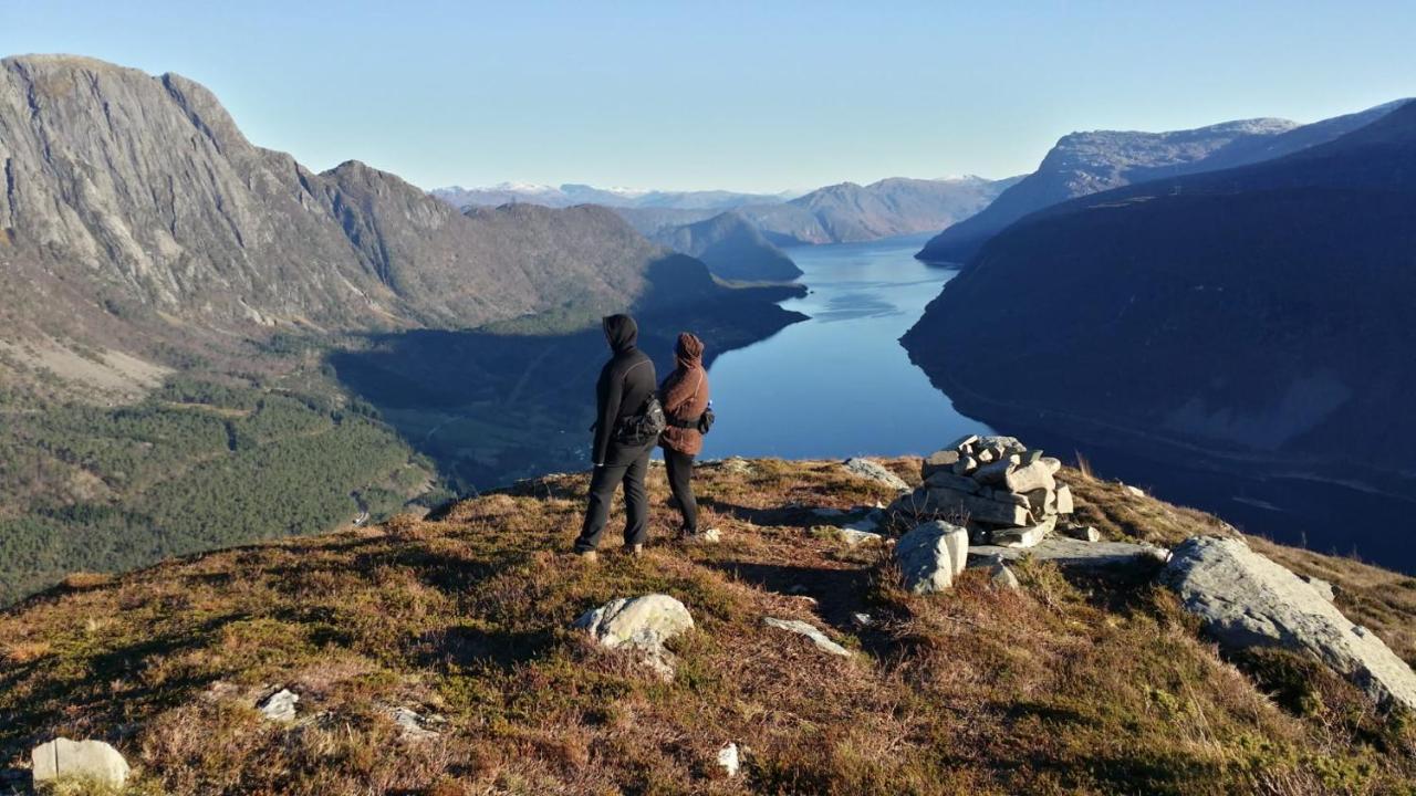 Between Fjord Og Glacier Ålfoten Екстериор снимка